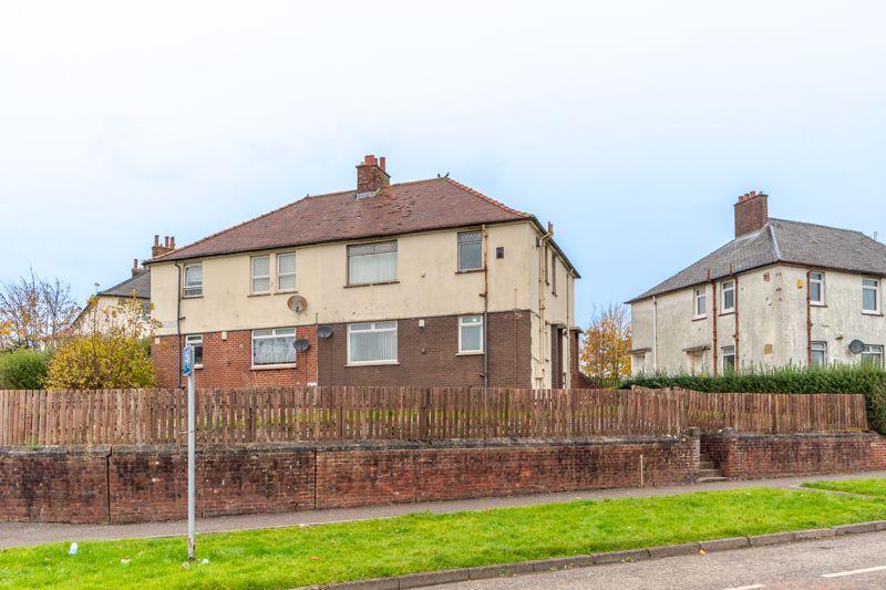 31 Western Road, Kilmarnock KA3 1NG 2 bed flat £375 pcm (£87 pw)