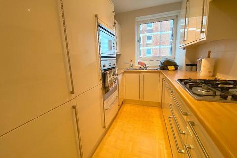 3 bedroom apartment to rent, Ashley Court, Grand Avenue, Hove, BN3 2NN