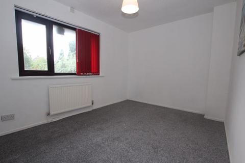 2 bedroom property to rent, Alderside Road, Manchester