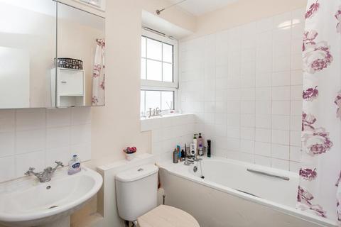 Flat 21, Rutherford House Brady Street, London, E1 5PS