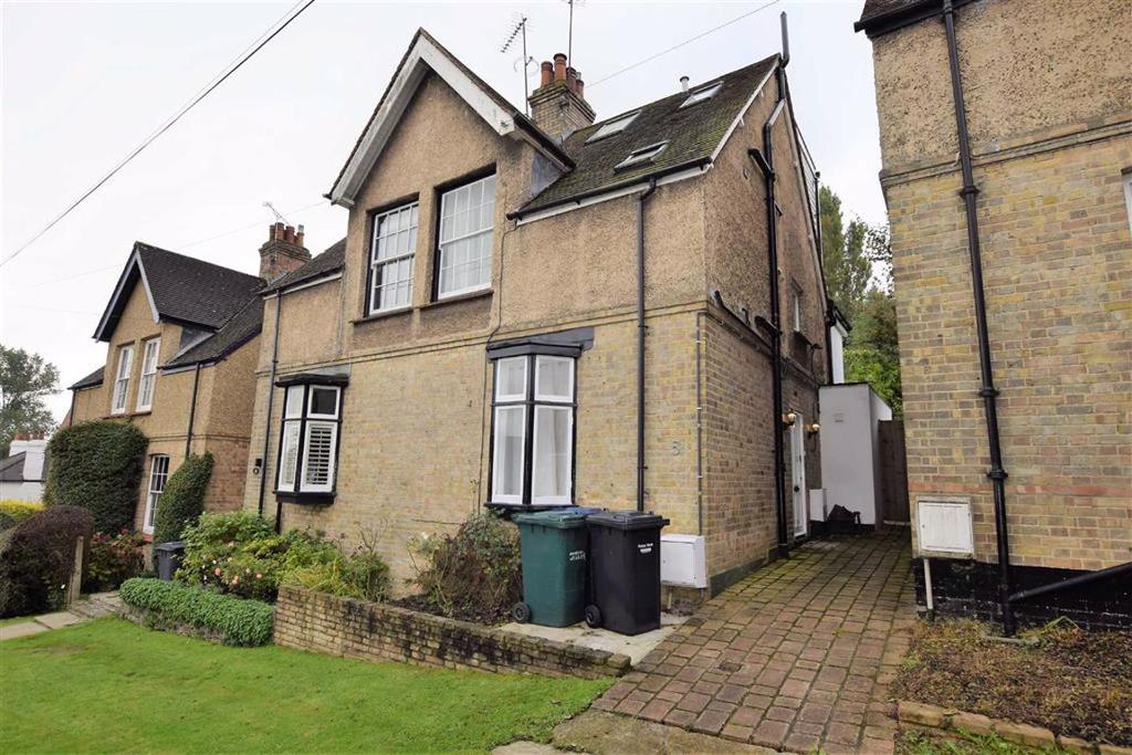Hillview Road, Mill Hill, London, NW7 4 bed semidetached house £929,950