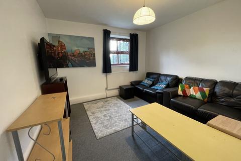 3 bedroom apartment to rent, Belle Vue Road, Leeds, West Yorkshire, LS3