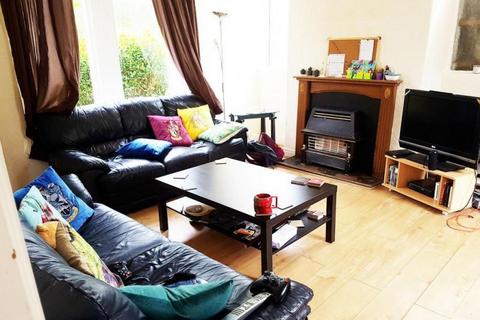 6 bedroom terraced house to rent, Clun Terrace, Cathays, Cardiff