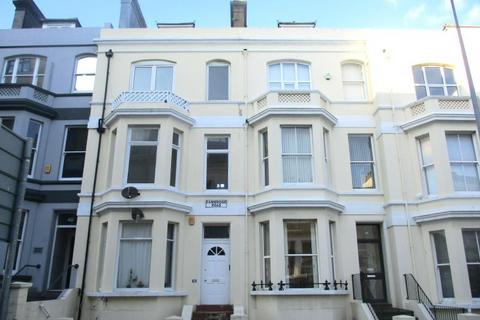 1 bedroom maisonette to rent, Cambridge Road