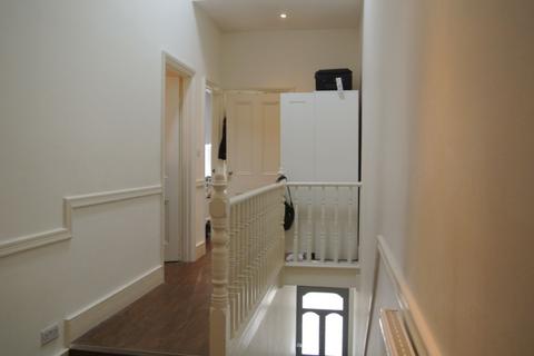 3 bedroom flat to rent - Newton Road, Cricklewood, NW2