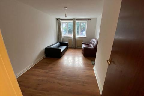 2 bedroom flat to rent, Wynnstay Grove, Fallowfield