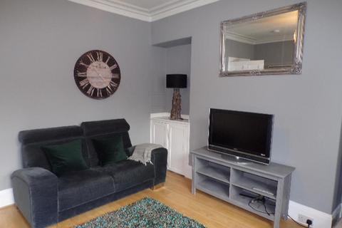 2 bedroom flat to rent, Wallfield Crescent, Aberdeen, AB25