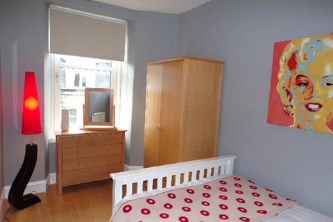 2 bedroom flat to rent, Wallfield Crescent, Aberdeen, AB25