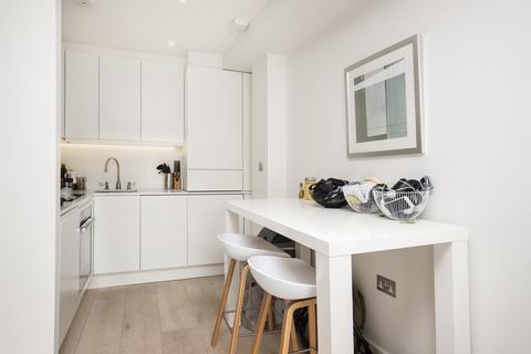 1 bedroom apartment to rent, William IV Street, St Martins WC2