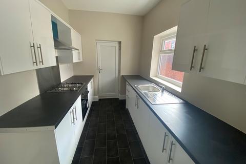 3 bedroom end of terrace house to rent, Peckers Hill Road, Sutton