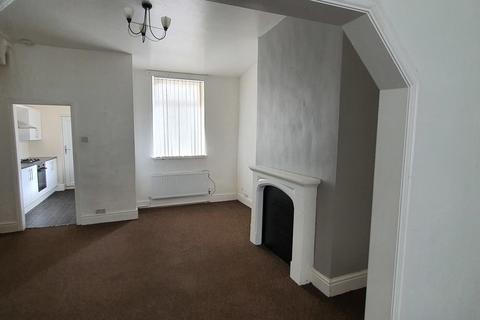 3 bedroom end of terrace house to rent, Peckers Hill Road, Sutton