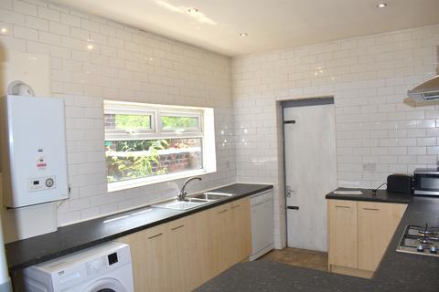 4 bedroom terraced house to rent - Fortuna Grove, Fallowfield, Manchester