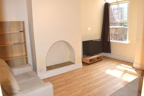 4 bedroom terraced house to rent - Fortuna Grove, Fallowfield, Manchester