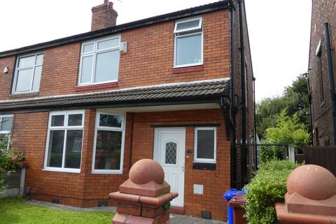 5 bedroom semi-detached house to rent, Barnsfold Avenue, Fallowfield, Manchester