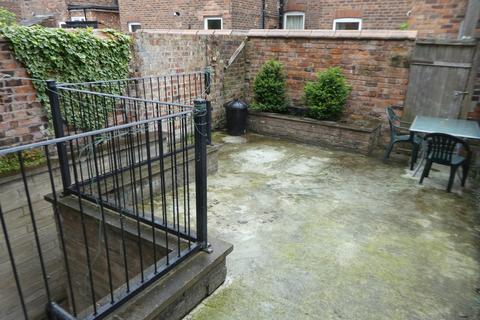 7 bedroom semi-detached house to rent, Lausanne Road, Withington, Manchester