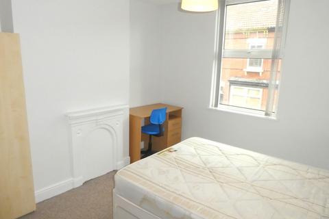 5 bedroom terraced house to rent, Cedar Grove, Fallowfield, Manchester