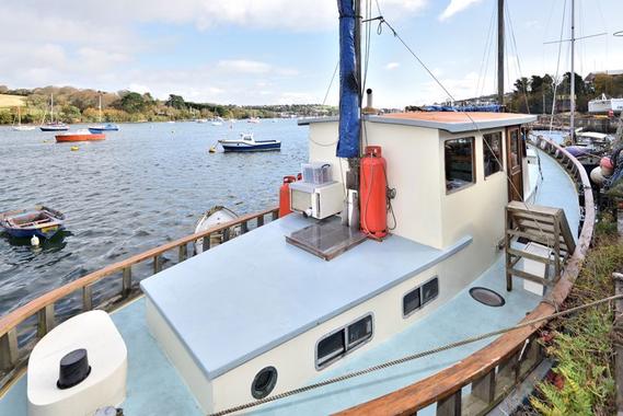 Ponsharden Boat Yard Falmouth 2 Bed Houseboat 80 000
