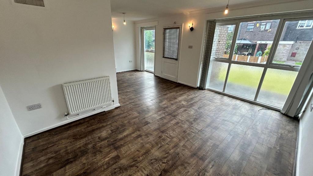 House in Walsall, West Midlands - View 2