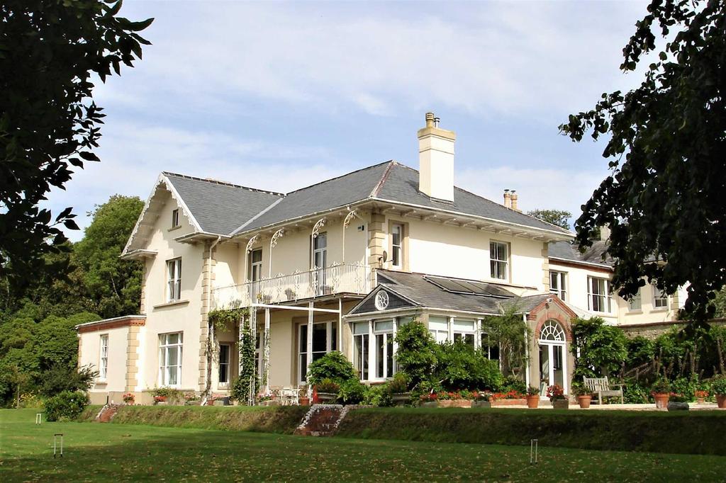 Woodbury Lane, Axminster 4 bed semidetached house £850,000