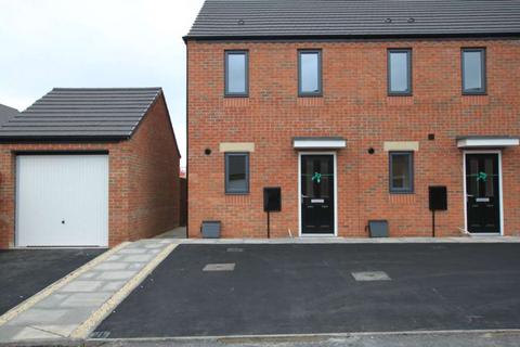 2 bedroom semi-detached house to rent, Pembrey Gardens, Wolverhampton WV2