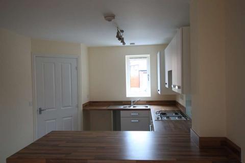 2 bedroom semi-detached house to rent, Pembrey Gardens, Wolverhampton WV2