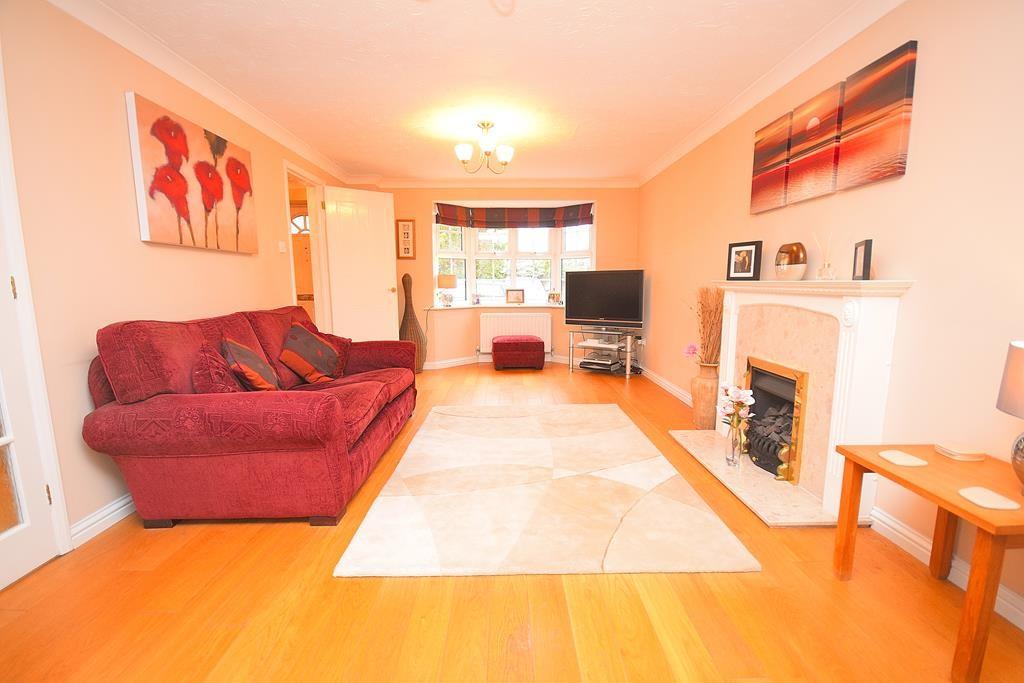 Wallace Binder Close, Maldon, Essex, CM9 4 bed detached house £550,000