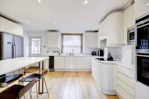4 bedroom terraced house to rent, Queens Grove, London, NW8
