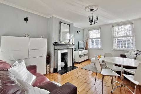 2 bedroom flat to rent, Hartland Court, Friern Barnet N11