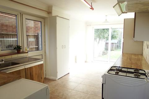 4 bedroom detached house to rent, WOKING