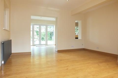 3 bedroom maisonette to rent, WOKING