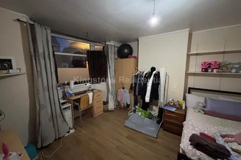 5 bedroom terraced house to rent, Wyeverne Road, Cardiff CF24