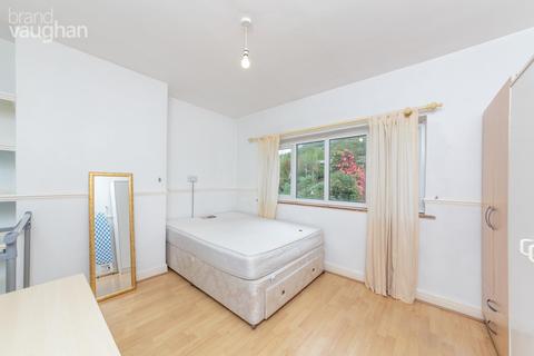 4 bedroom semi-detached house to rent - Upper Bevendean Avenue, Brighton, BN2