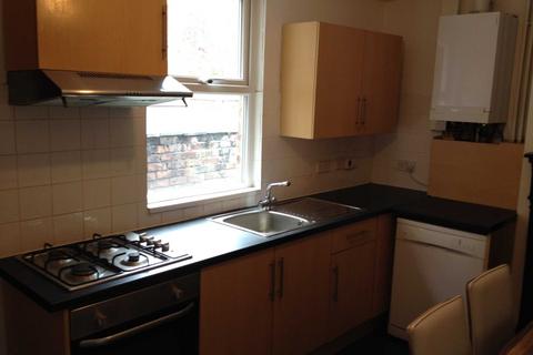 4 bedroom terraced house to rent, Rippingham Road, Withington