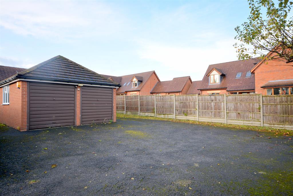 Stretton Road, Clay Cross, Chesterfield, S45 9AQ 3 bed detached