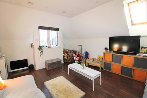 1 bedroom apartment to rent, Lipton Court, Brunswick Park Road, London, N11