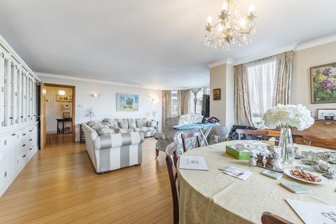 2 bedroom flat for sale, Hyde Park Towers, 1 Porchester Terrace, London