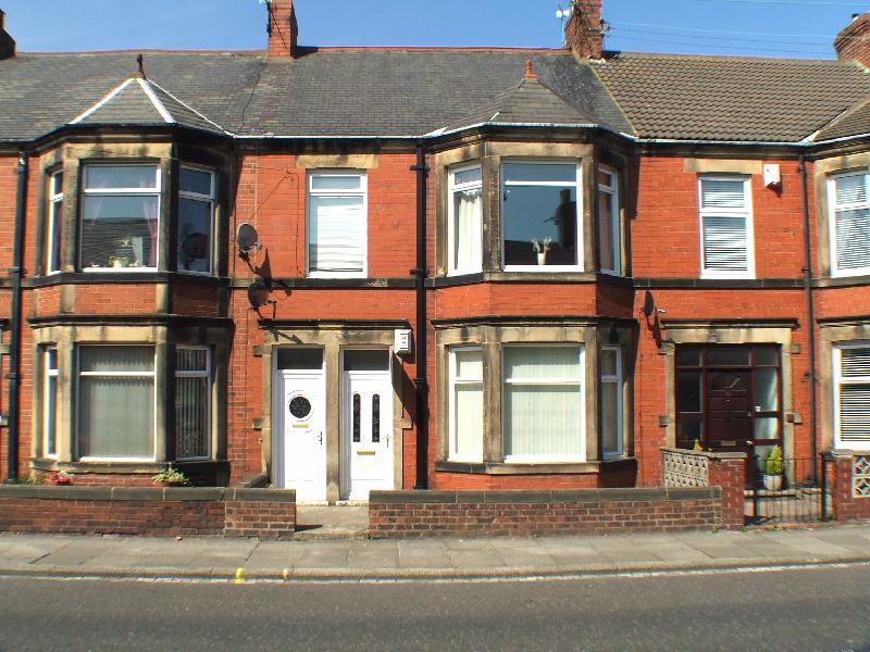Burdon Terrace, Bedlington Northumberland 2 bed ground floor flat £350 pcm (£81 pw)