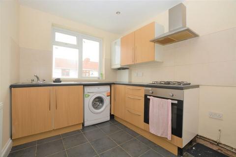 1 bedroom apartment to rent, Richmond Crescent, Slough