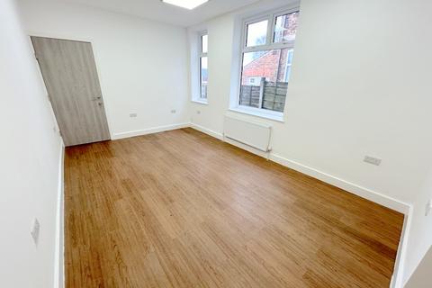 Property to rent - Prestwich, Manchester M25