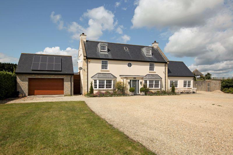 Creech Hill Road, Bruton 6 bed detached house £4,000 pcm (£923 pw)