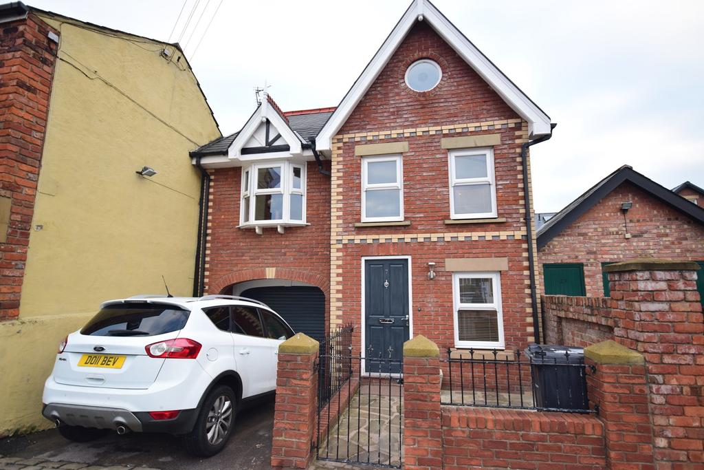 South Westby Street, Lytham St Annes, FY8 3 bed cottage £1,200 pcm (£