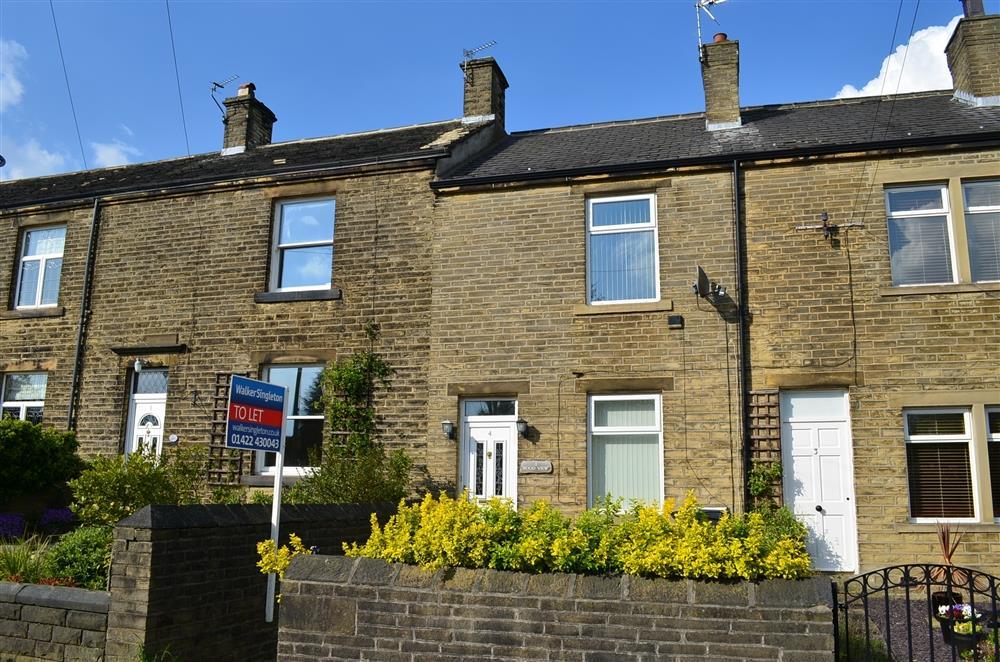Wood View, Norwood Green 2 bed terraced house £650 pcm (£150 pw)