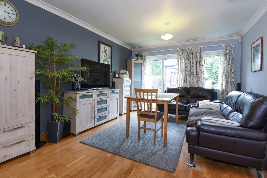 Clarence Road Wimbledon SW19 3 bed house £2,100 pcm (£485 pw)