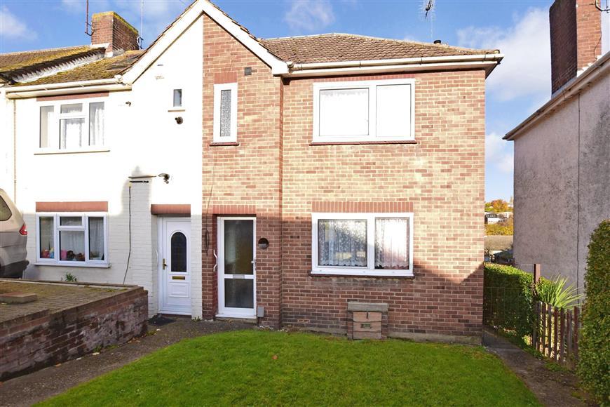 Hawthorn Road, Strood, Rochester, Kent 3 bed end of terrace house £