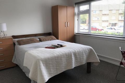 3 bedroom flat to rent, Beaconsfield Road