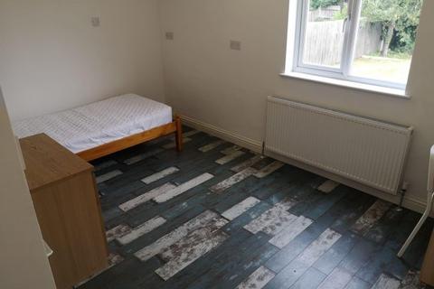 8 bedroom house share to rent, Chase Road