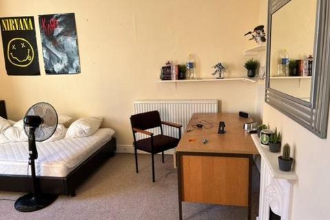 2 bedroom house share to rent, Radford Boulevard