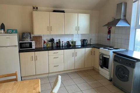 2 bedroom house share to rent, Radford Boulevard