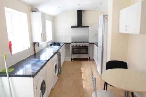 5 bedroom house share to rent - NEW ROAD