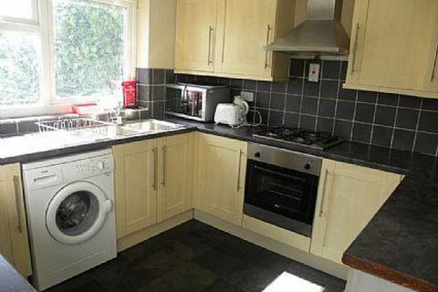 6 bedroom house share to rent, KEMSING GARDENS